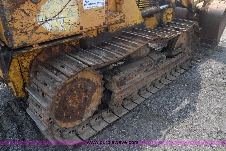 image for item L6742 International 100E track loader