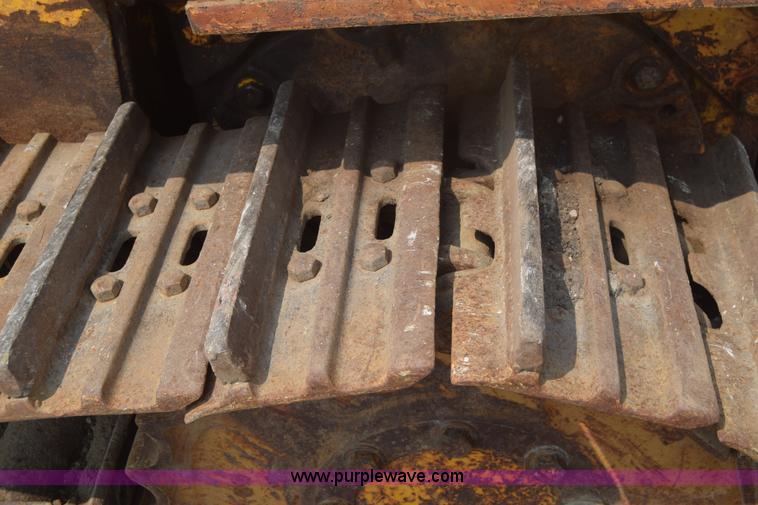 image for item L6742 International 100E track loader