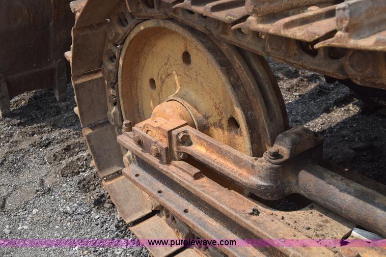 image for item L6742 International 100E track loader