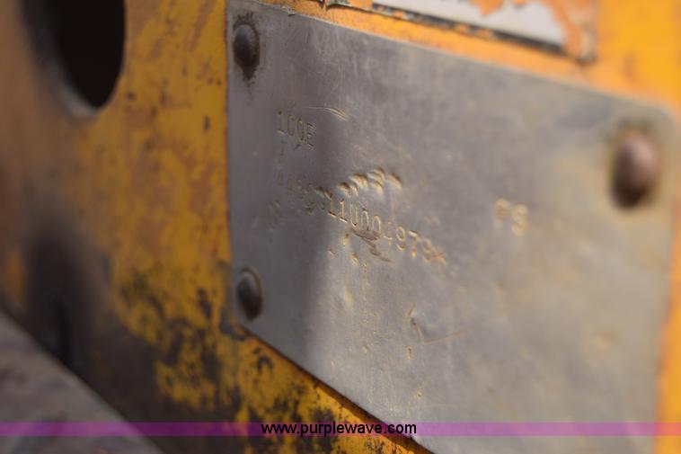 image for item L6742 International 100E track loader