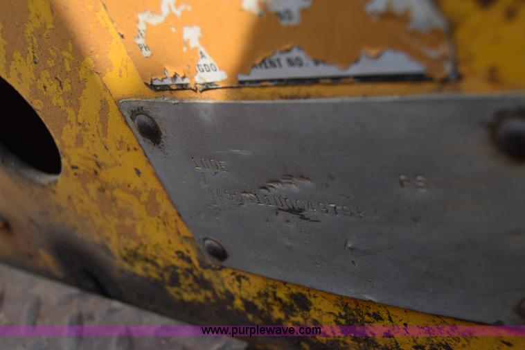 image for item L6742 International 100E track loader