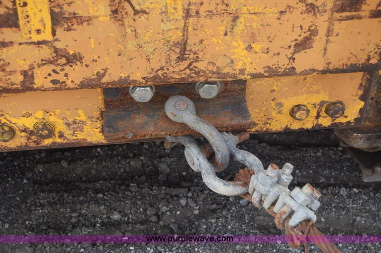 image for item L6742 International 100E track loader