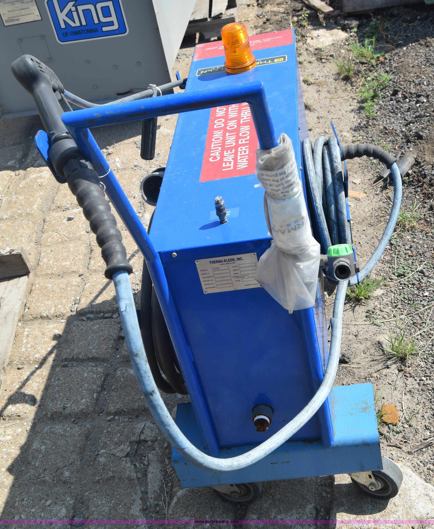 ThermaKleen 600E steam cleaner in Wichita, KS Item J7991 sold Purple Wave