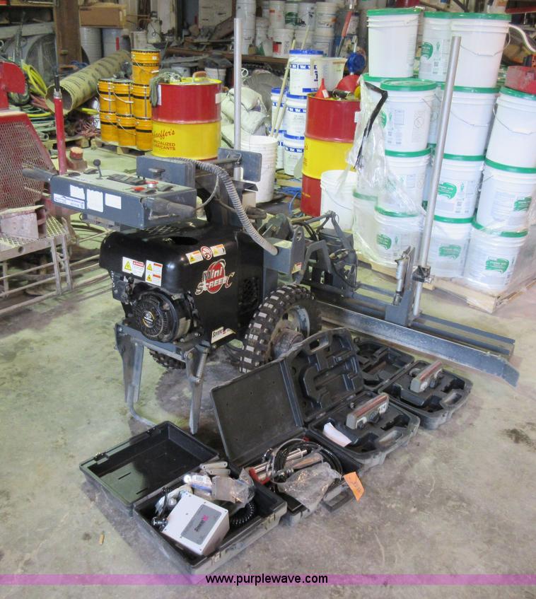 image for item AO9106 Somero mini screed