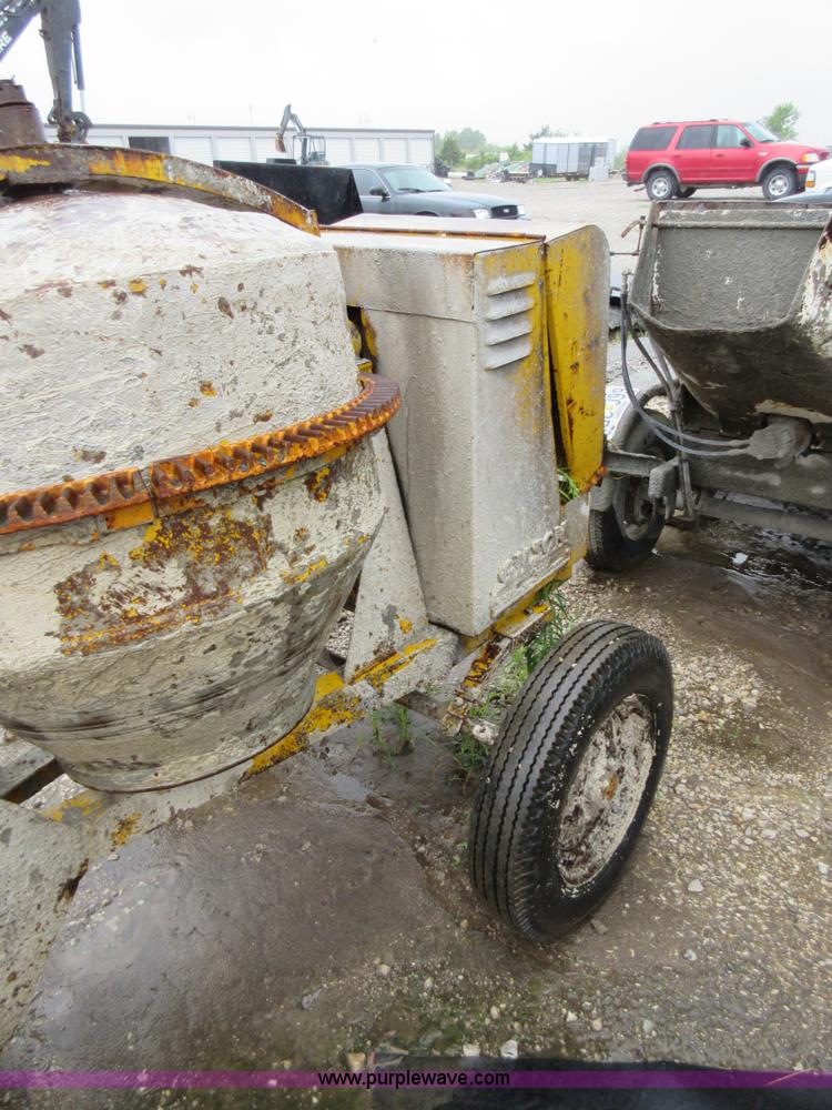 image for item AO9119 Gilson 660-9 concrete mixer