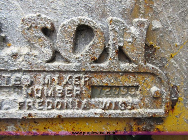 image for item AO9119 Gilson 660-9 concrete mixer