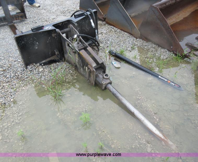 image for item AO9122 John Deere hydraulic breaker