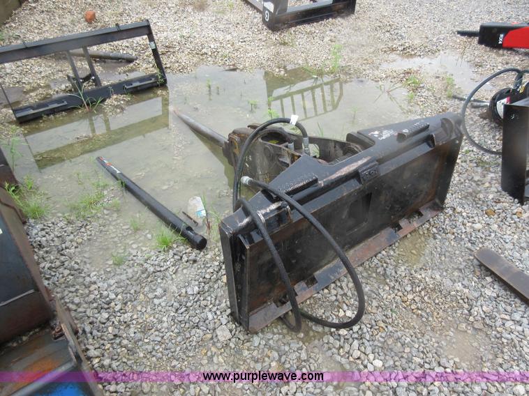 image for item AO9122 John Deere hydraulic breaker