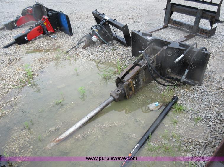 image for item AO9122 John Deere hydraulic breaker