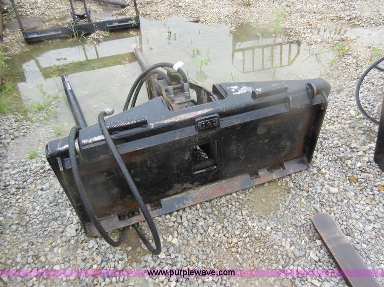 image for item AO9122 John Deere hydraulic breaker