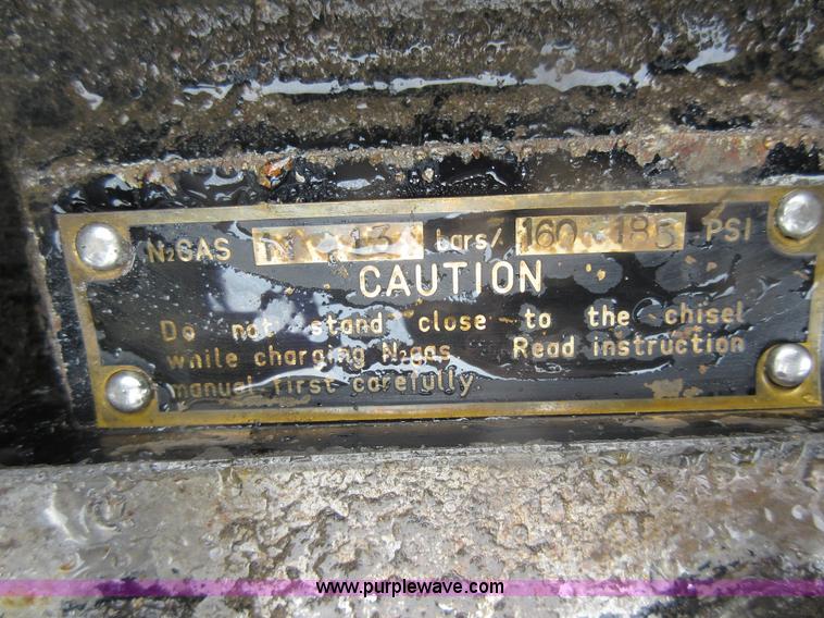 image for item AO9122 John Deere hydraulic breaker