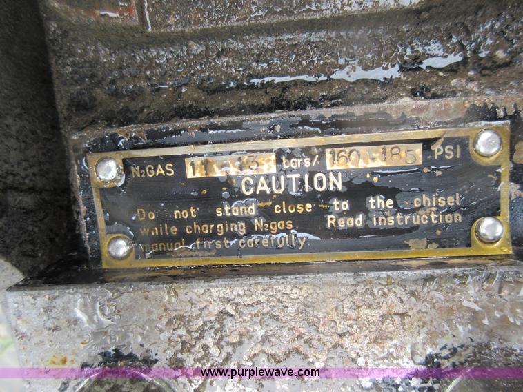 image for item AO9122 John Deere hydraulic breaker