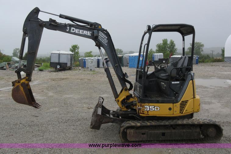 image for item AO9123 2008 John Deere 35D compact excavator