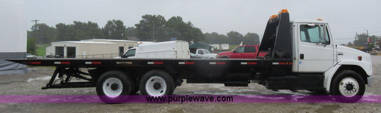image for item AO9124 2003 Freightliner FL80 roll back truck