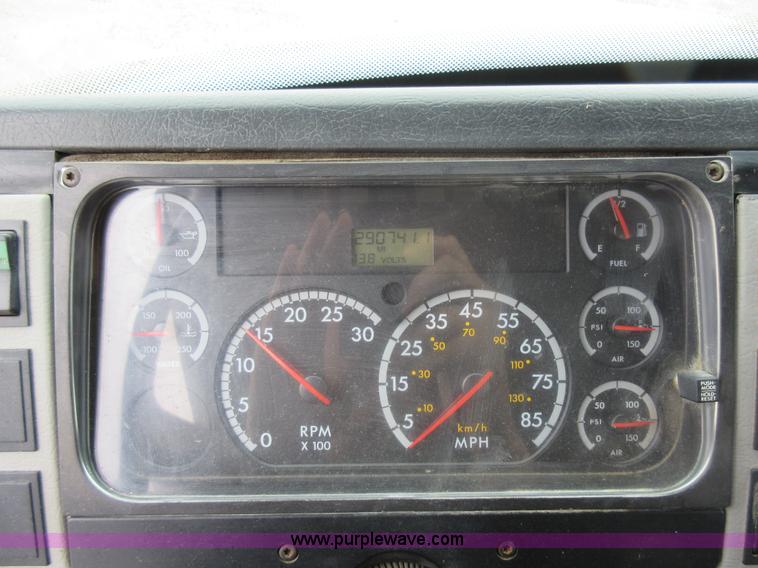 image for item AO9124 2003 Freightliner FL80 roll back truck