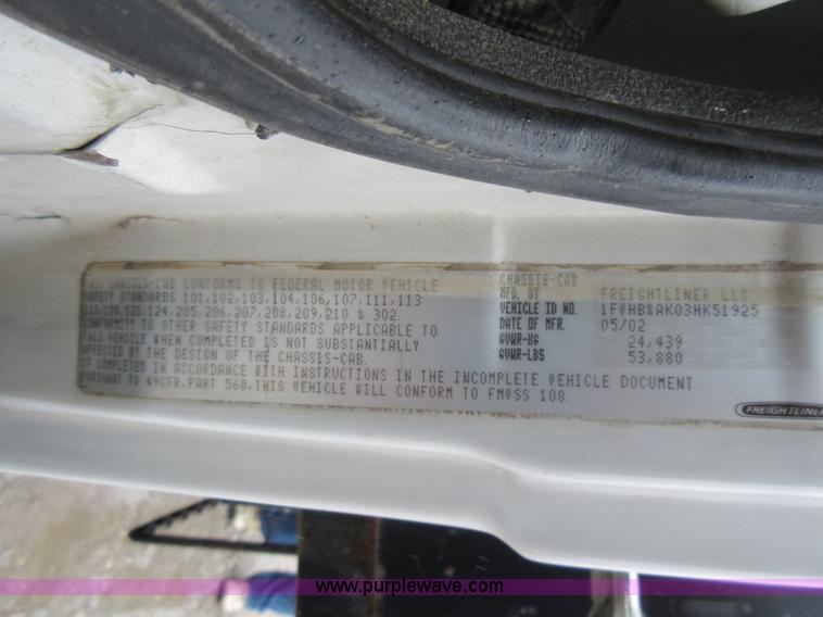 image for item AO9124 2003 Freightliner FL80 roll back truck