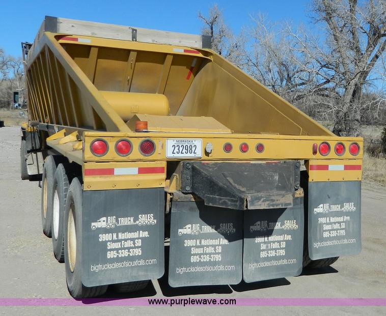 image for item AQ9410 1997 Ranco bottom dump trailer