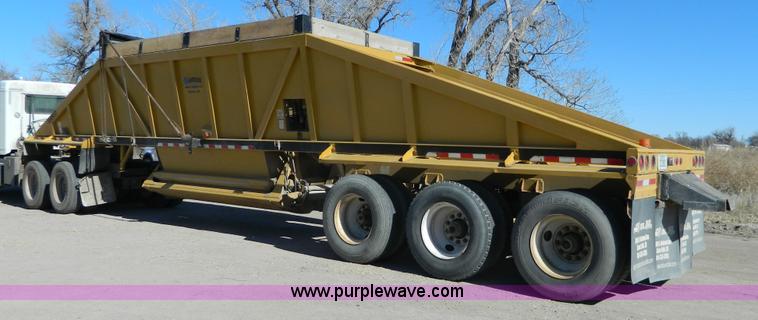 image for item AQ9410 1997 Ranco bottom dump trailer
