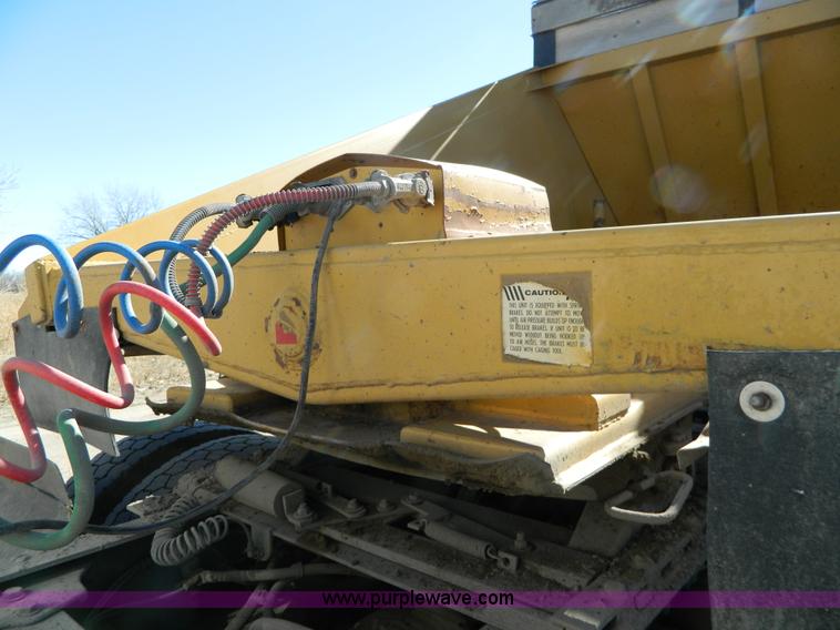 image for item AQ9410 1997 Ranco bottom dump trailer