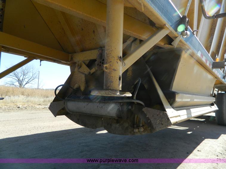 image for item AQ9410 1997 Ranco bottom dump trailer