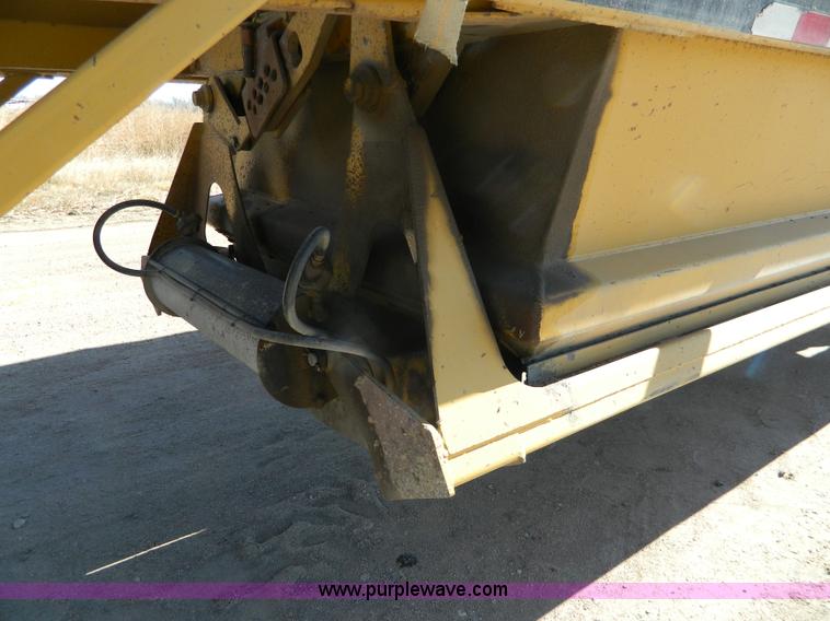 image for item AQ9410 1997 Ranco bottom dump trailer