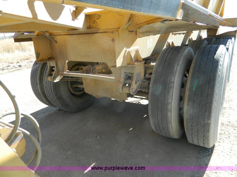 image for item AQ9410 1997 Ranco bottom dump trailer