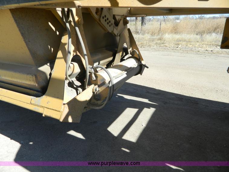 image for item AQ9410 1997 Ranco bottom dump trailer