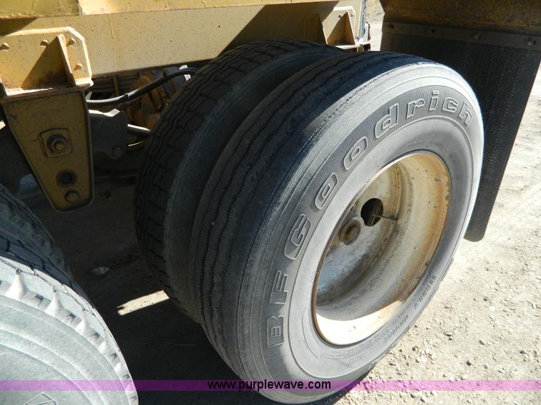 image for item AQ9410 1997 Ranco bottom dump trailer
