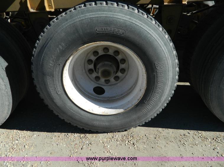 image for item AQ9410 1997 Ranco bottom dump trailer