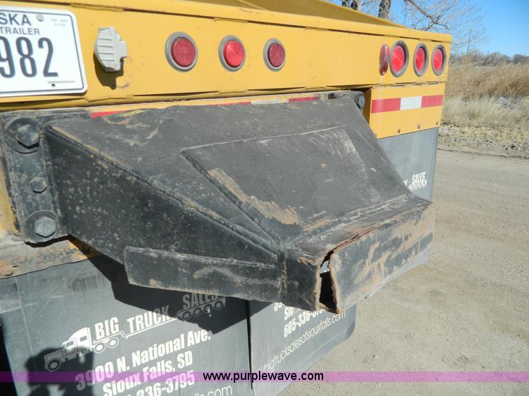 image for item AQ9410 1997 Ranco bottom dump trailer