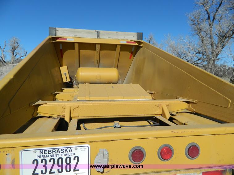 image for item AQ9410 1997 Ranco bottom dump trailer