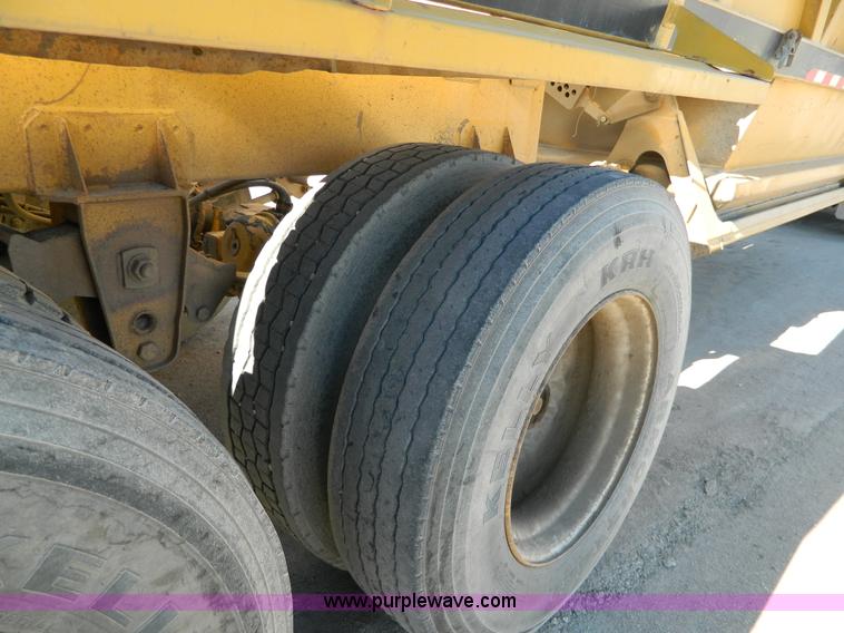 image for item AQ9410 1997 Ranco bottom dump trailer