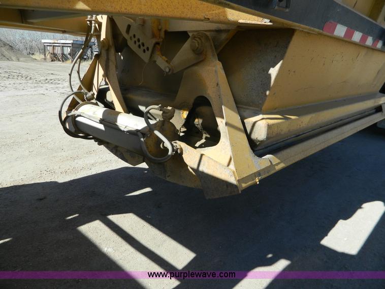 image for item AQ9410 1997 Ranco bottom dump trailer