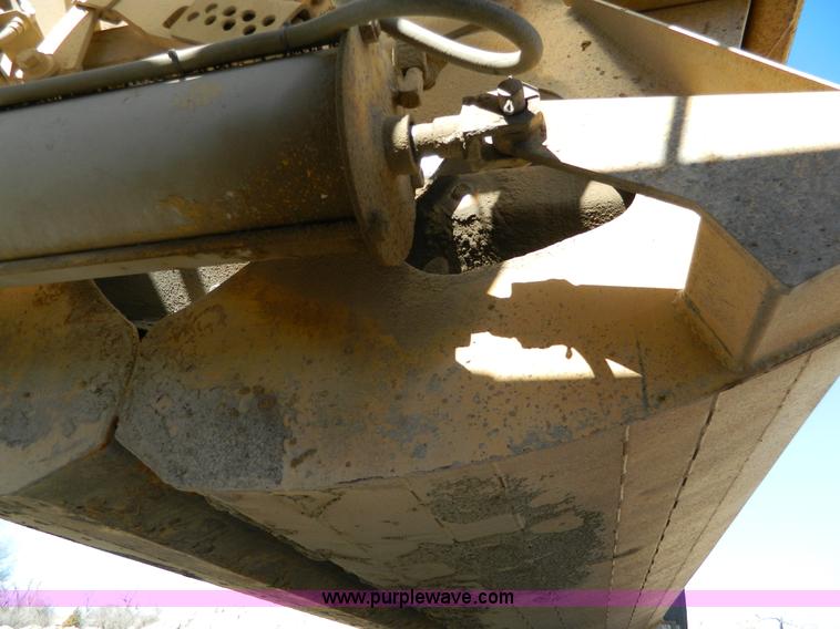 image for item AQ9410 1997 Ranco bottom dump trailer