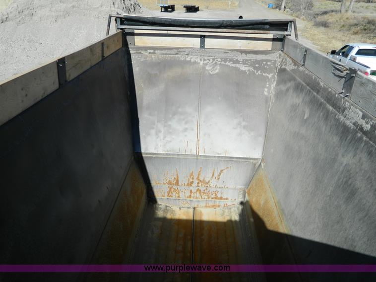 image for item AQ9410 1997 Ranco bottom dump trailer