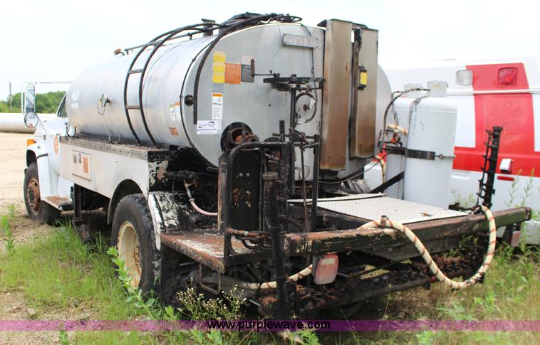 image for item F7970 1988 Chevrolet C60 oil distributior truck