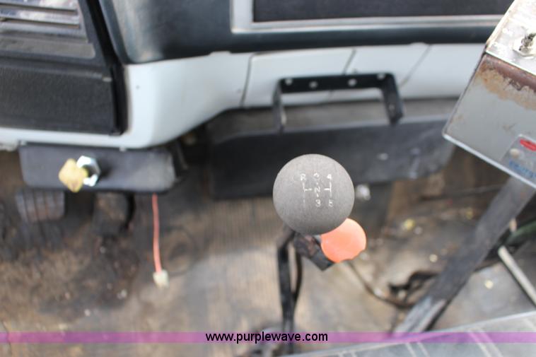 image for item F7970 1988 Chevrolet C60 oil distributior truck