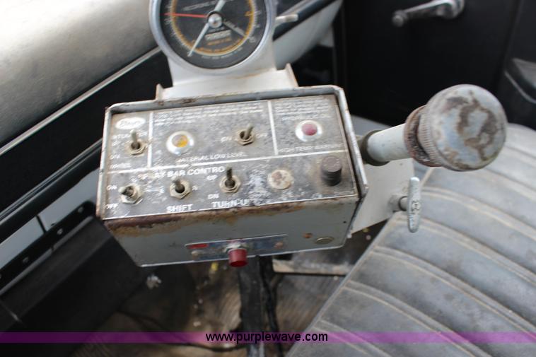 image for item F7970 1988 Chevrolet C60 oil distributior truck