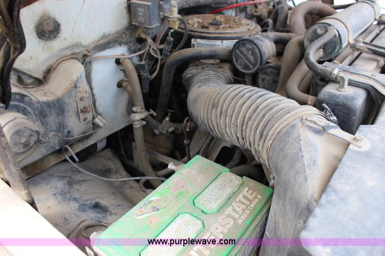 image for item F7970 1988 Chevrolet C60 oil distributior truck