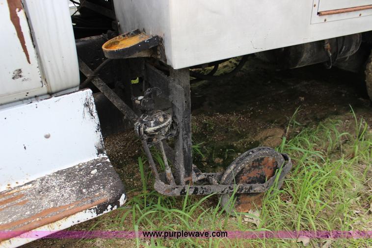 image for item F7970 1988 Chevrolet C60 oil distributior truck