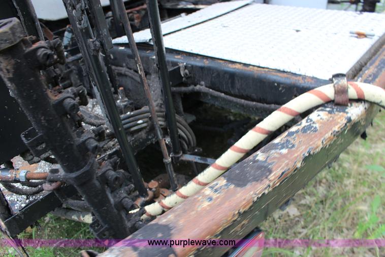 image for item F7970 1988 Chevrolet C60 oil distributior truck