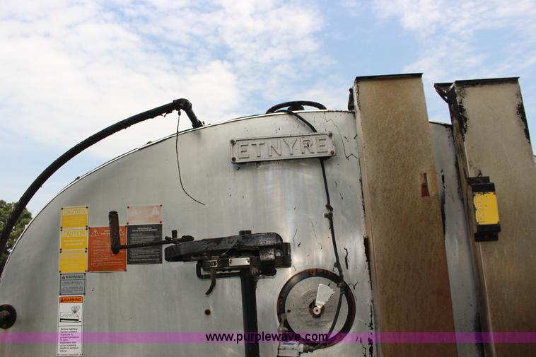 image for item F7970 1988 Chevrolet C60 oil distributior truck