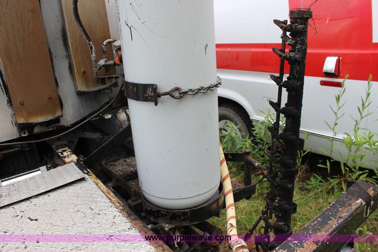 image for item F7970 1988 Chevrolet C60 oil distributior truck