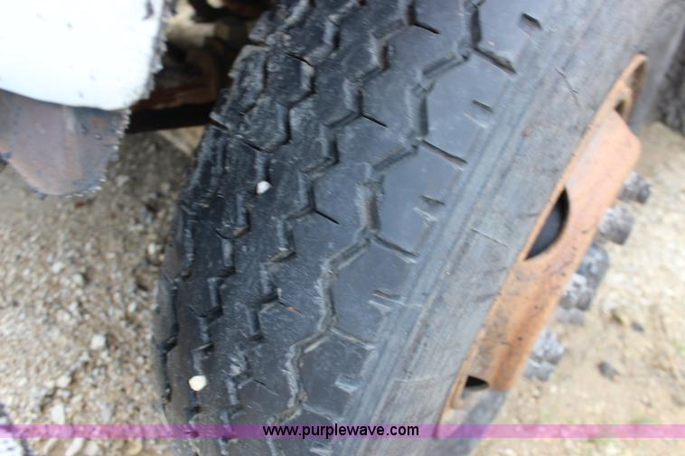 image for item F7970 1988 Chevrolet C60 oil distributior truck