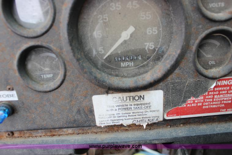 image for item F7972 1989 Ford LNT8000 dump truck