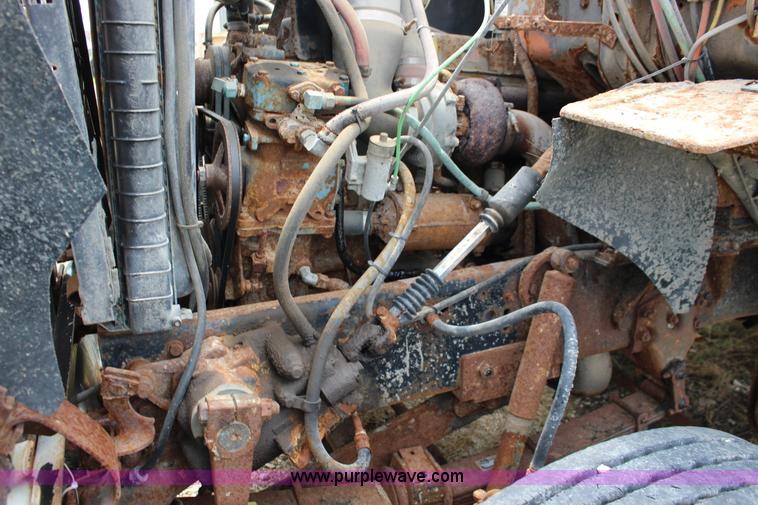 image for item F7972 1989 Ford LNT8000 dump truck