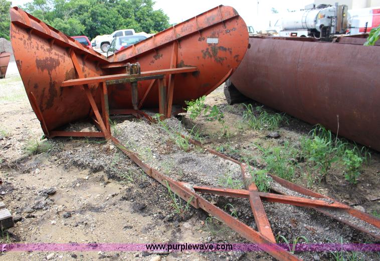 image for item F7976 Balderson BV30T V-nose snow plow