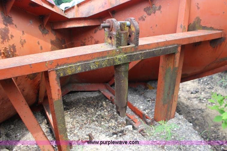 image for item F7976 Balderson BV30T V-nose snow plow