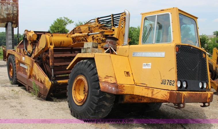 image for item F7983 John Deere 762 elevating scraper