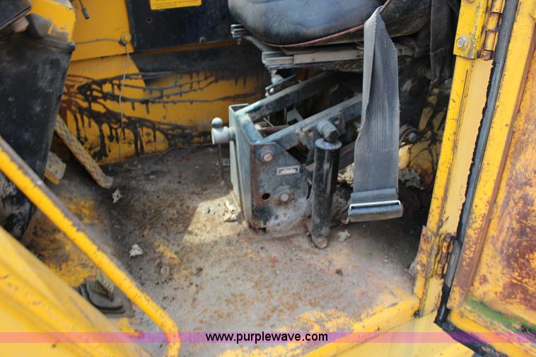 image for item F7983 John Deere 762 elevating scraper